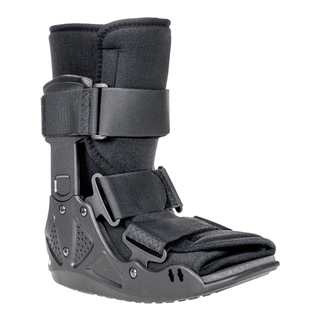 BOOT, WALKER LOW TOP NON-AIR MED | Quantity - 1x EA