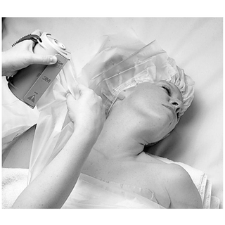 SOLVENTUM STERI-DRAPE TOWEL DRAPES - Towel Drape, Large, 17" x 23", Non-Sterile, Clear Plastic, Adhesive Strip, 100/cs | Quantity - 1x CS